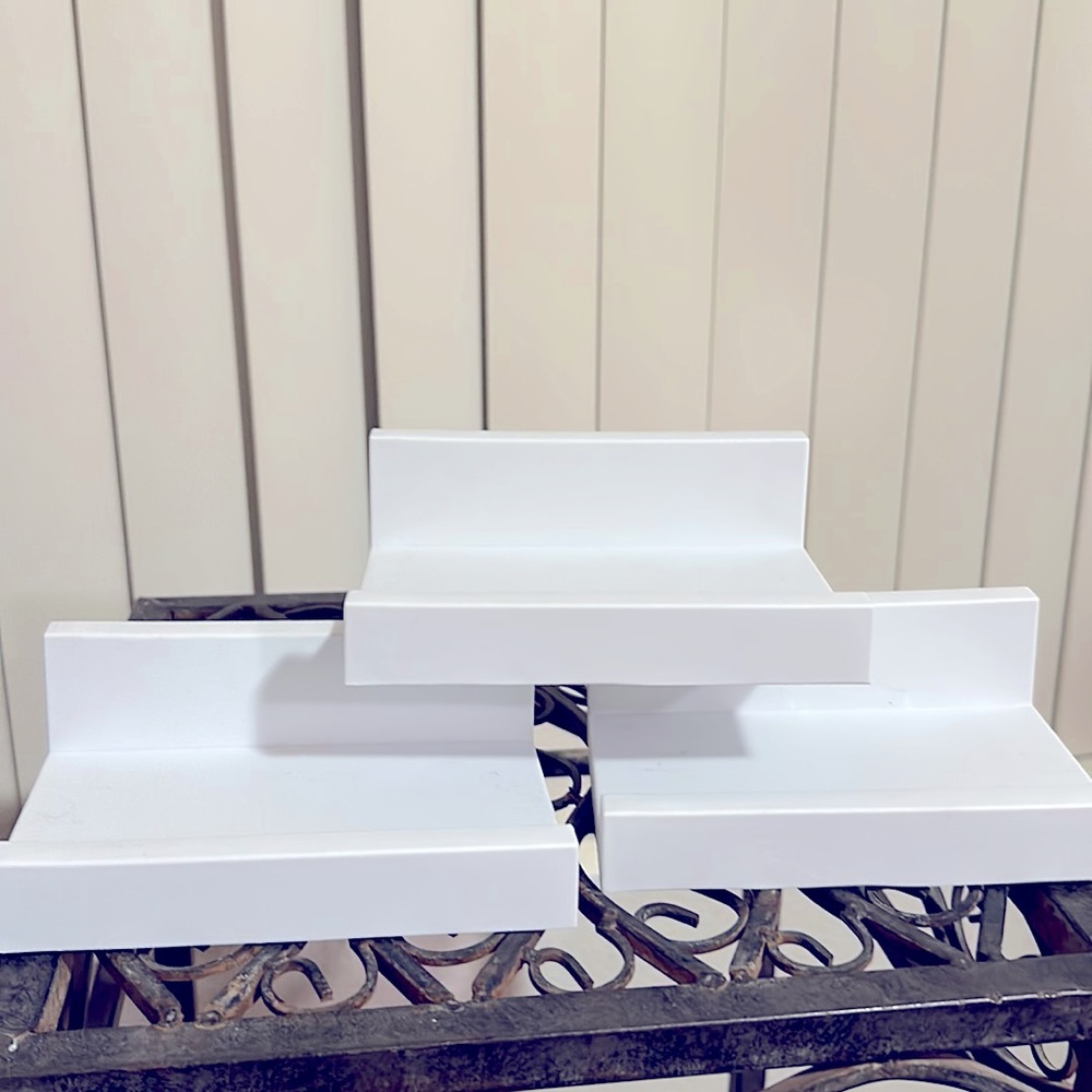 3 small shelves